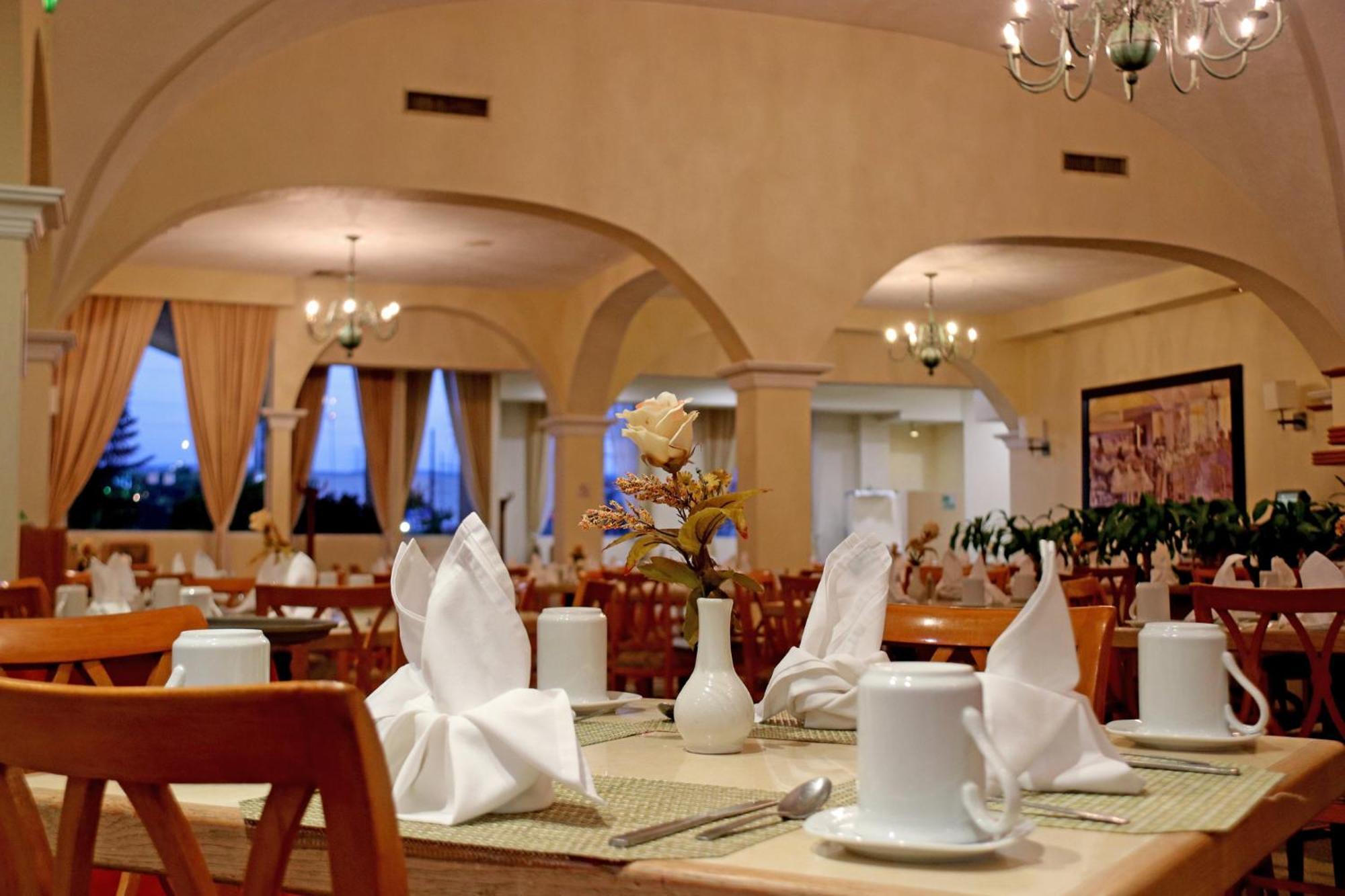 Holiday Inn La Piedad By Ihg Exterior photo